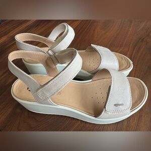 IGI&CO Italian Cream Wedge Sandals, Sz 40 Excellent